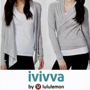 Ivivva lululemon girls light grey long sleeve cardigan with snap buttons